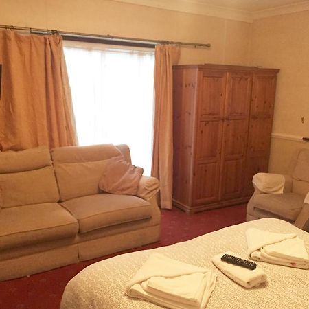 Welbeck Hotel - Close To Beach, Train Station & Southend Airport Екстер'єр фото