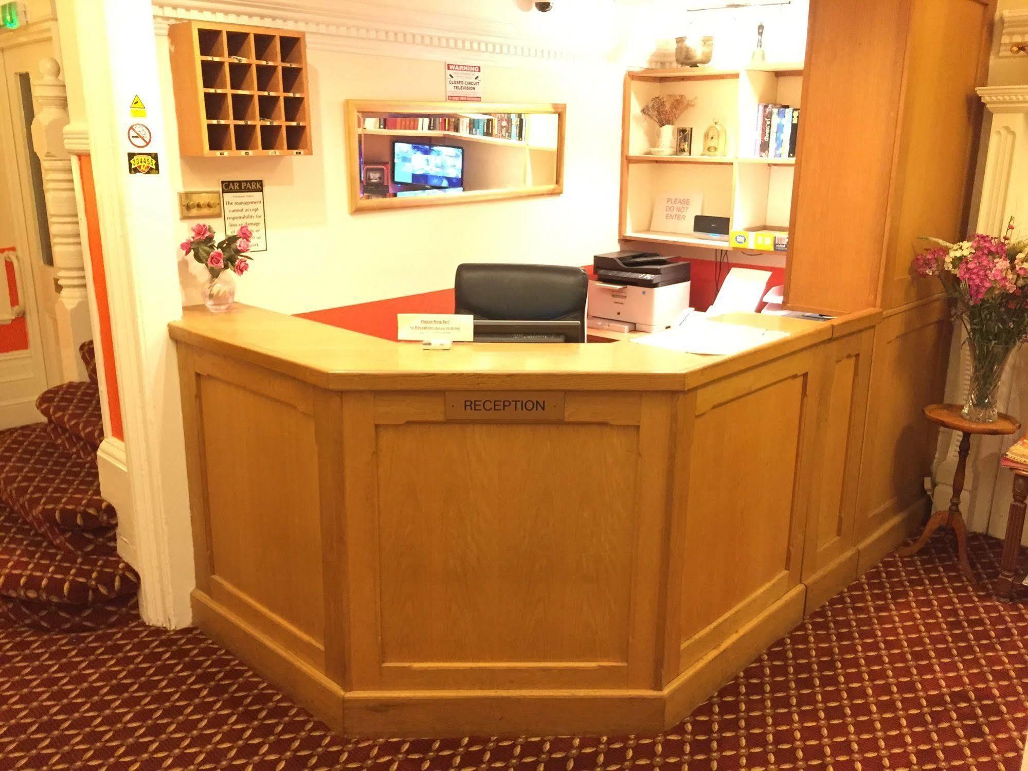 Welbeck Hotel - Close To Beach, Train Station & Southend Airport Екстер'єр фото